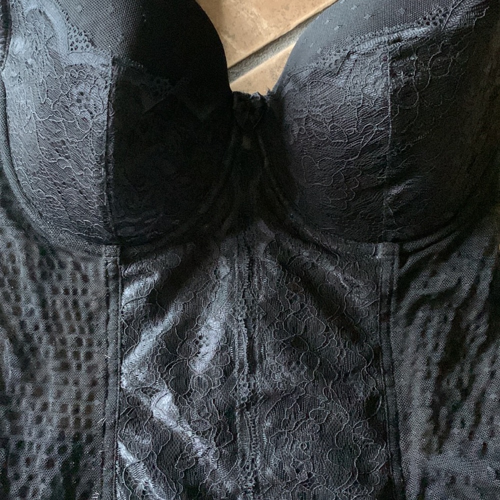 Black Lace Lingerie - Picture 3 of 5